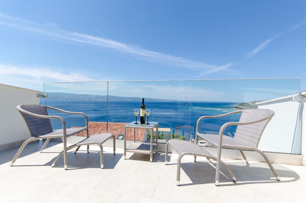 Apartment Sreta Omis Exterior photo