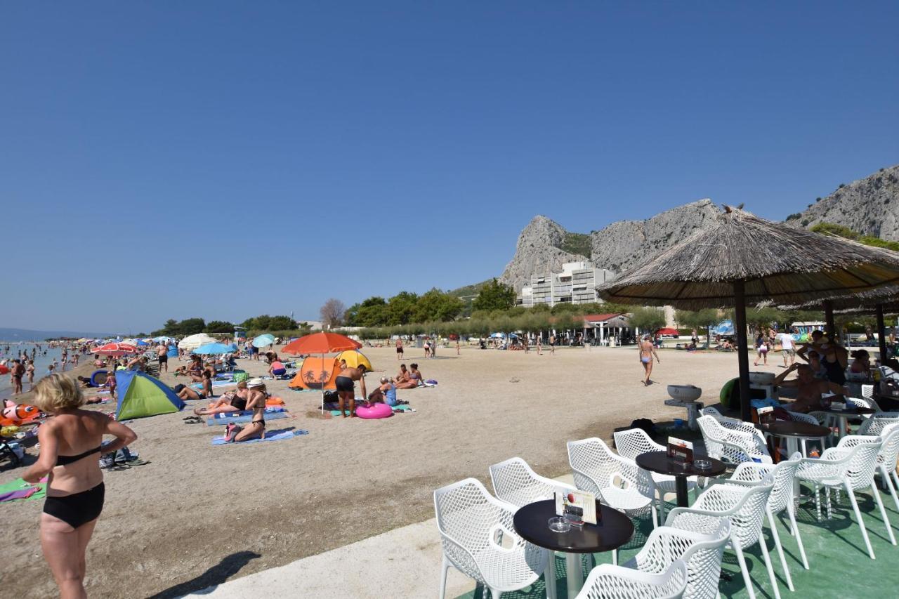 Apartment Sreta Omis Exterior photo