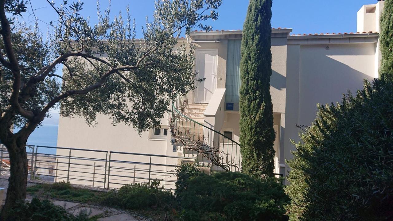Apartment Sreta Omis Exterior photo