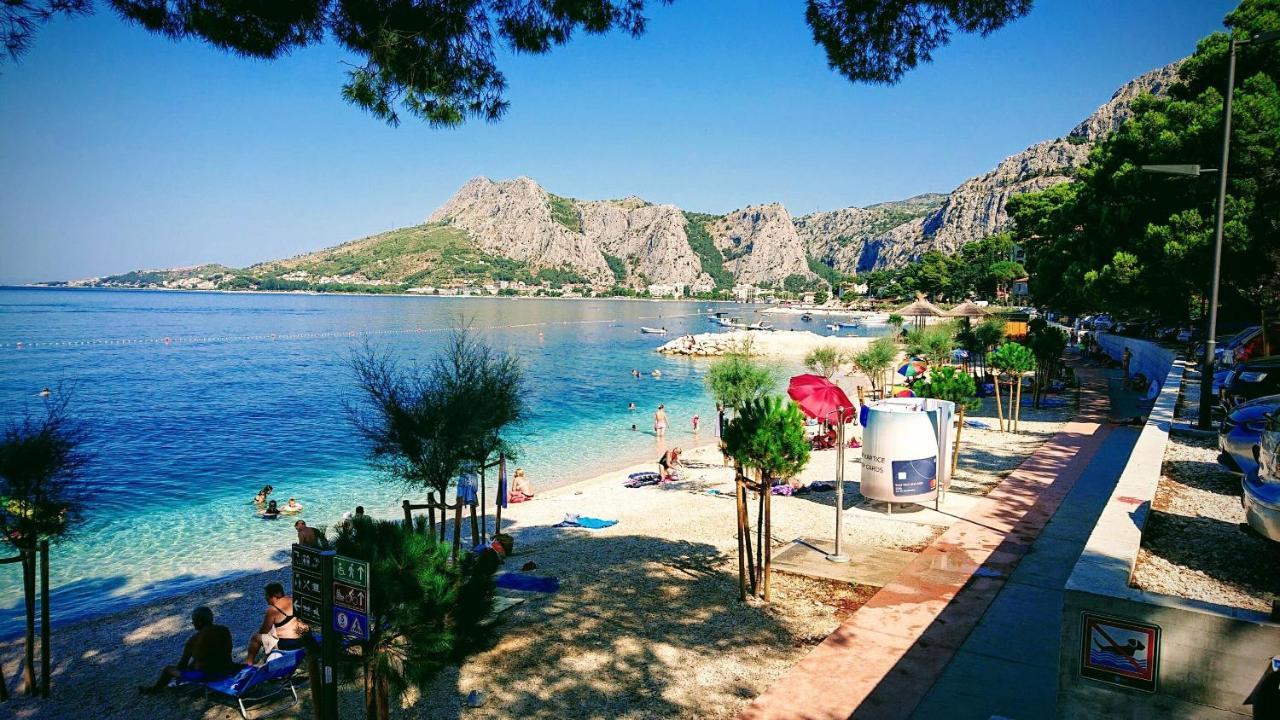 Apartment Sreta Omis Exterior photo