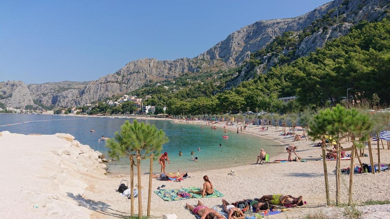 Apartment Sreta Omis Exterior photo